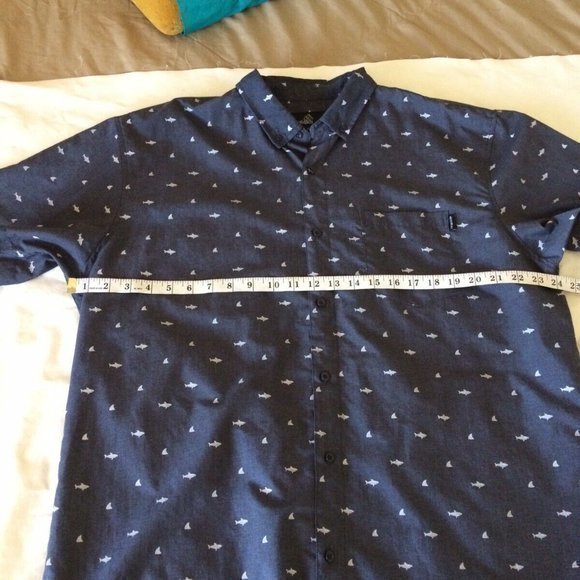 Molokai Surf Co Mens Casual Short Sleeve Gray Shirt Size XXL Fish Whale Print - Picture 11 of 12